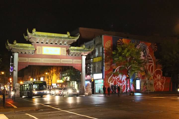 Entrance to Chinatown at Boulevard René-Lévesque/Boulevard St-Laurent