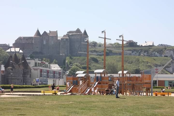 6 Playground Chateau